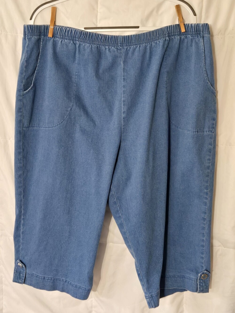 Comfort Stretch Mid-Length Capris - Blue